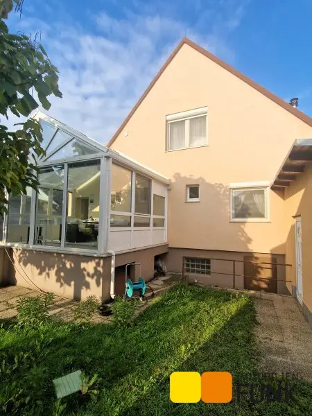 Gepflegtes Einfamilienhaus mit großem Garten