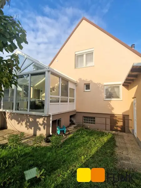 Gepflegtes Einfamilienhaus mit großem Garten