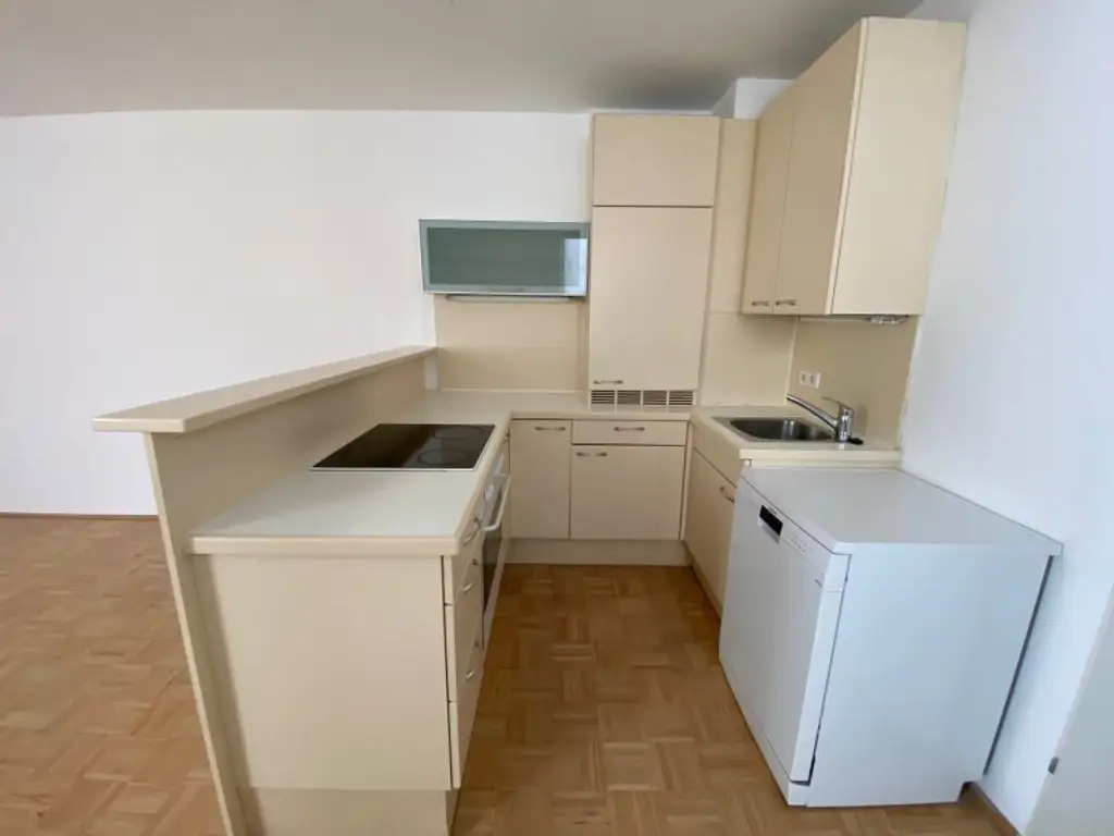 Charmante, sanierte 2-Zimmer Wohnung in der Liechtensteinstraße