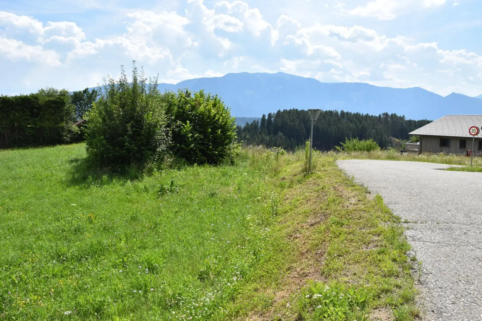 geplante Zufahrt von der Landesstrasse
