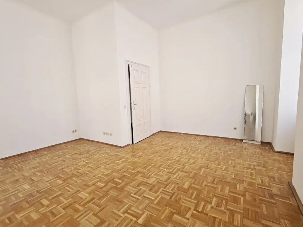 SALESIANERGASSE, teilsanierte 86 m2 Altbau, 3 Zimmer, Küche, Wannenbad, Parketten, 2. Liftstock, Botschaftsviertel