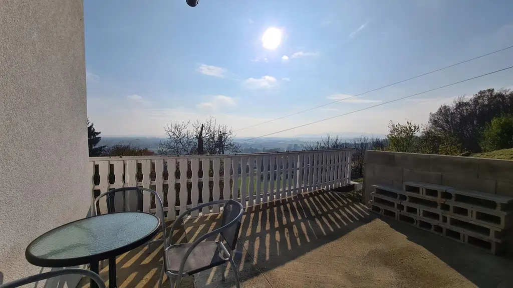 Herrliche Aussichtslage - viel Grund!