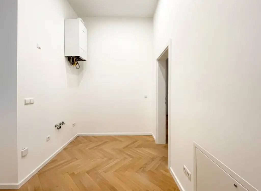 Hofseitige wunderschön sanierte 2-Zimmer-Altbauwohnung – Ruhe & perfekte Aufteilung