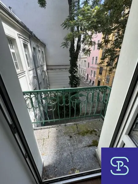 Provisionsfrei: Exklusiver 47m² Altbau mit Einbauküche und kl. Balkon in Toplage - 1080 Wien