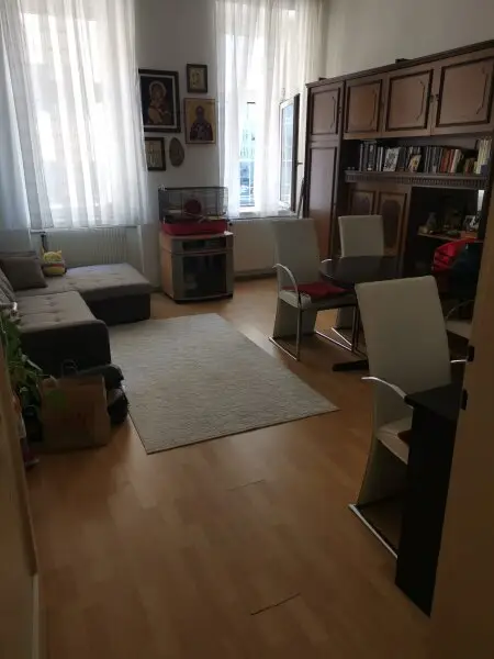 Nette helle 2 Zimerwohnung...