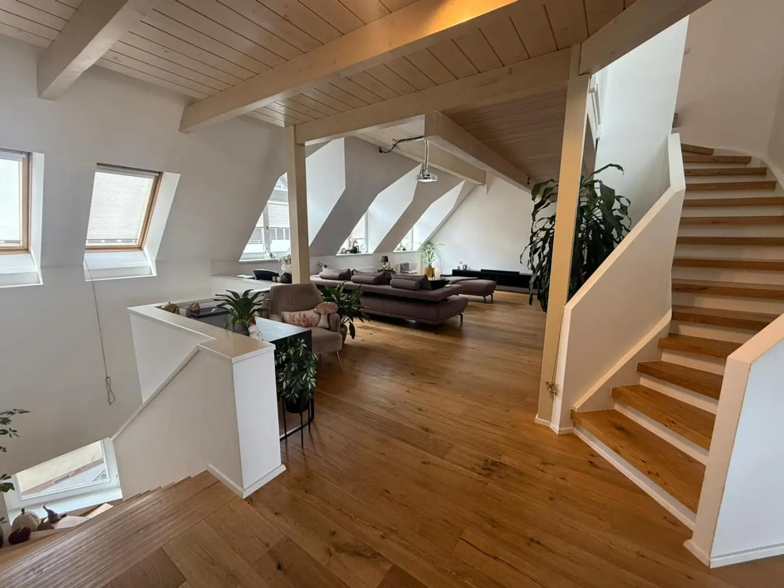 Traumhafte Penthousewohnung als Maisonette mit Dachterrasse und Garage