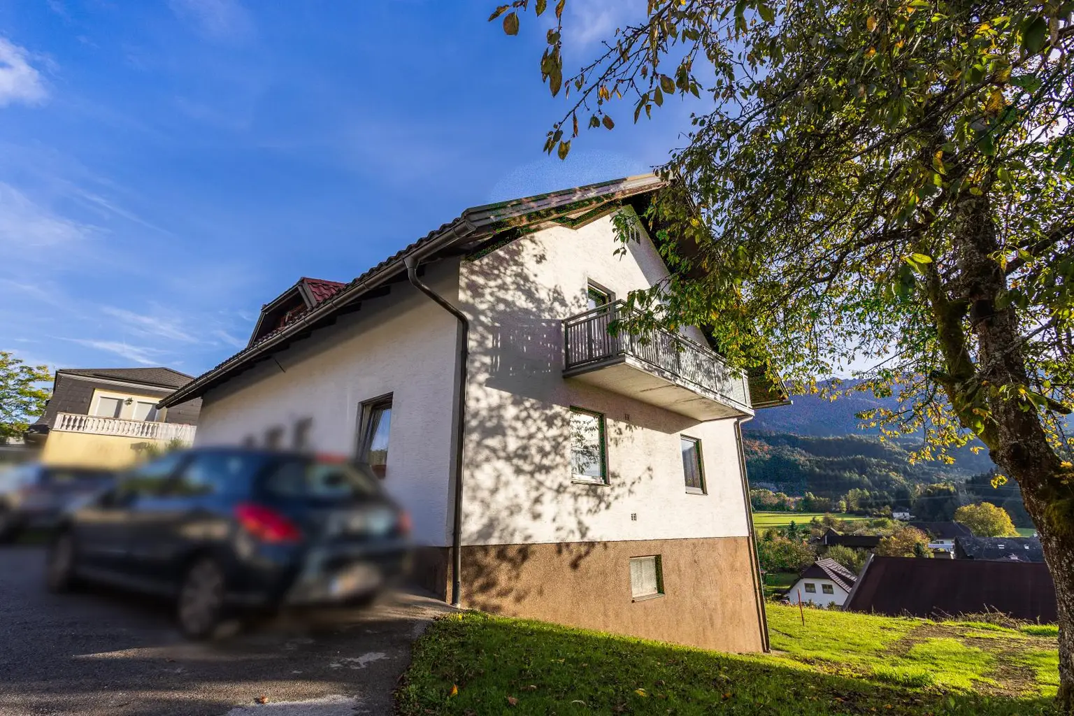 Ein- Zweifamilienhaus mit traumhaften Mittagskogelblick