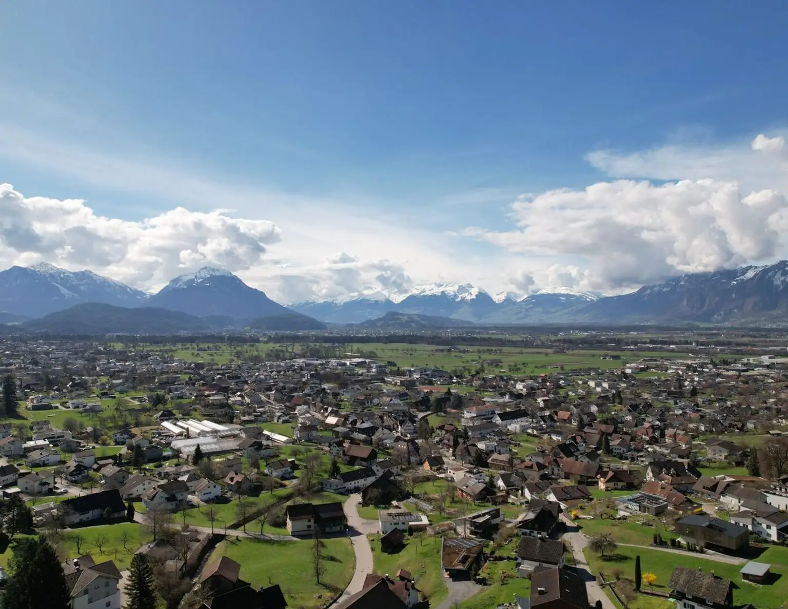 Grundstück in Hanglage mit idyllischem Ausblick und Wald in Klaus