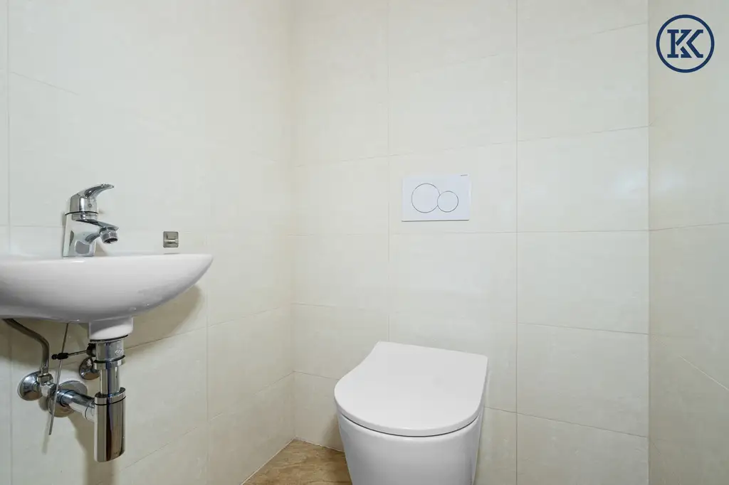 Zuhause im Grünen – Lichtdurchflutete Wohnung mit Dachterrasse & Gartenoase