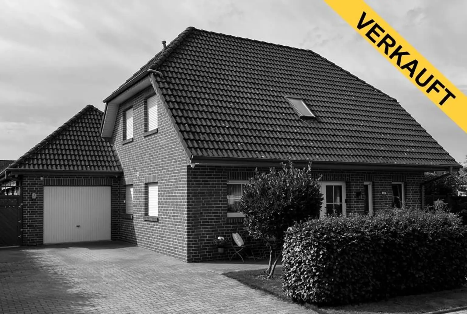 Einfamilienhaus mit traumhafter Gartenanlage in Niederlangen!