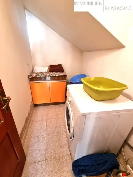 Steinhaus mit drei separaten Wohneinheiten und wunderbarem Meerblick - Kastelir-Labinci