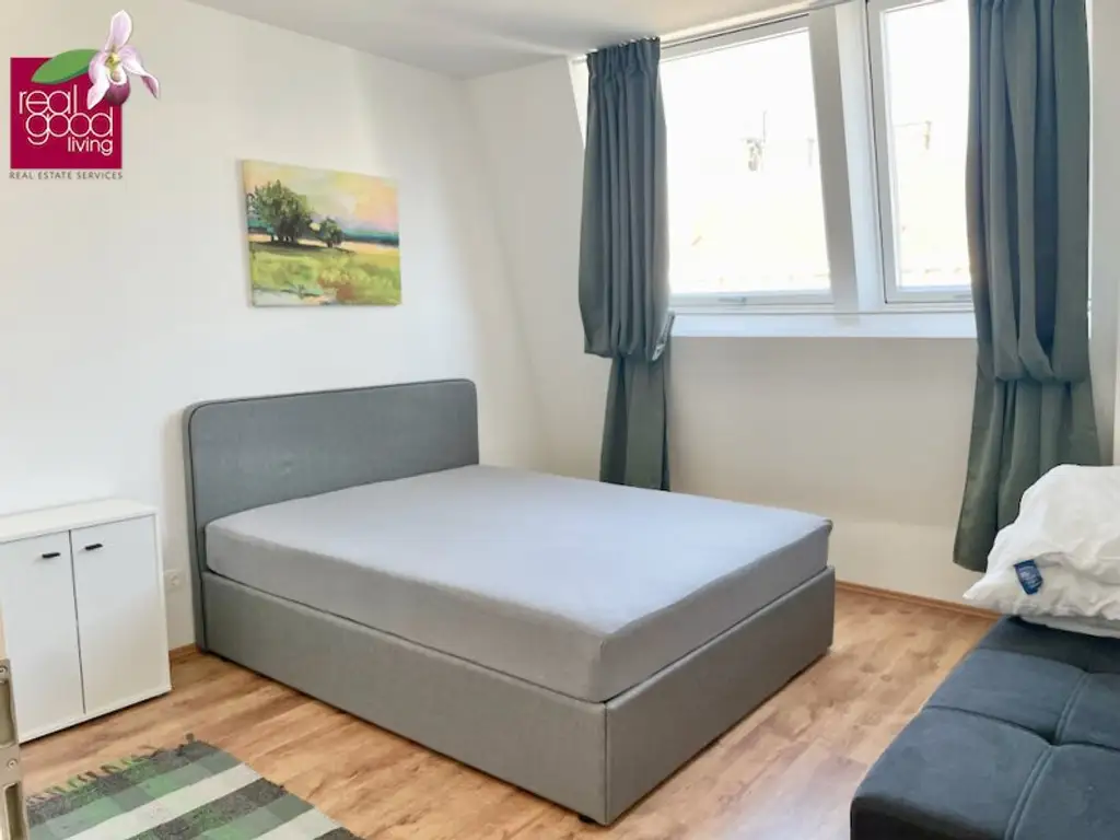 Neubau-Apartment mit Balkon in repräsentativen Gründerzeithaus