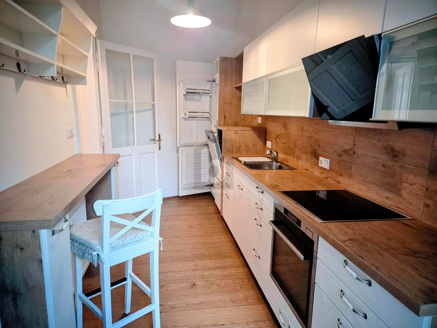 TRAUMHAFTE ALTBAUWOHNUNG MIT BALKON - MODERN & VOLLRENOVIERT