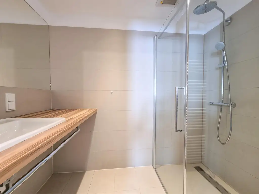 Moderne Neubauwohnung mit toller Ausstattung + U4/U6 Nähe!!