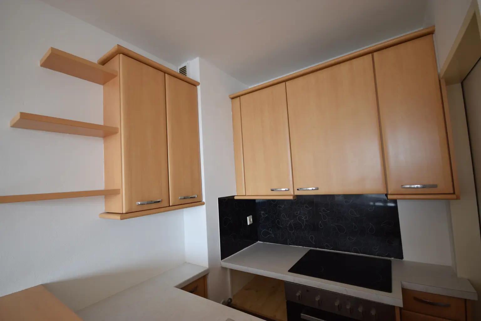 "ITZLING - Sonnige Wohnung mit Balkon und TG-Stellplatz"