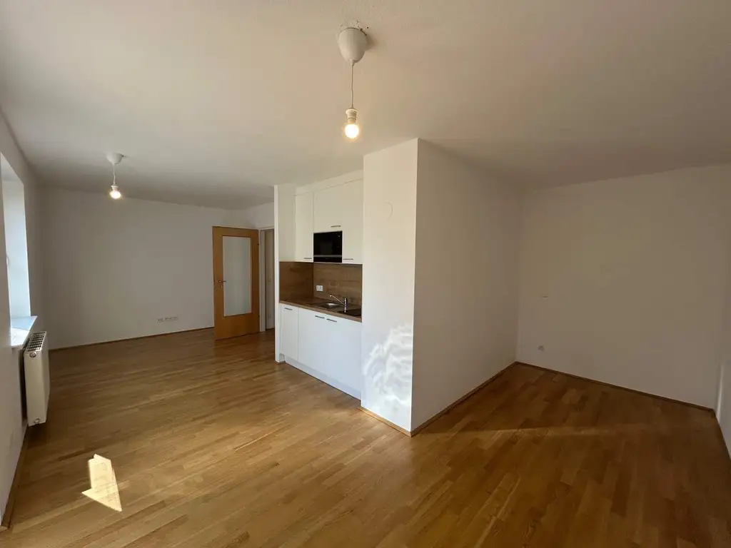 Schöne 1-Zimmer-Wohnung mit Balkon im 13. Bezirk!