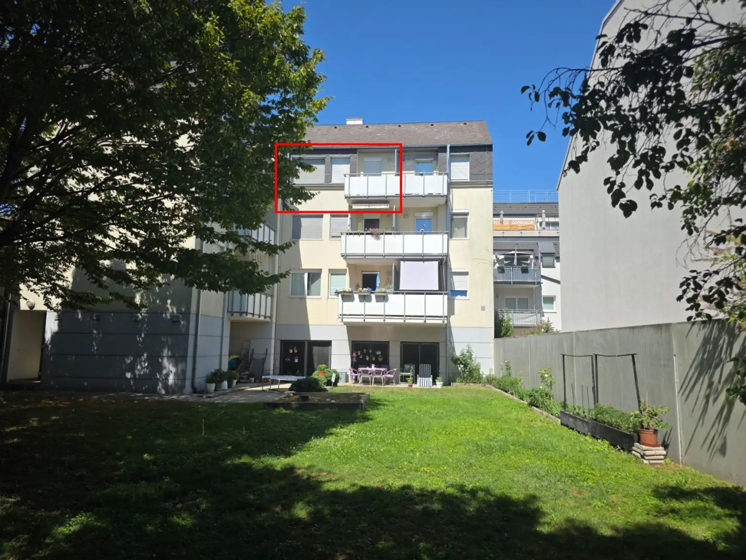 01 ETW 2000 Blick vom Garten