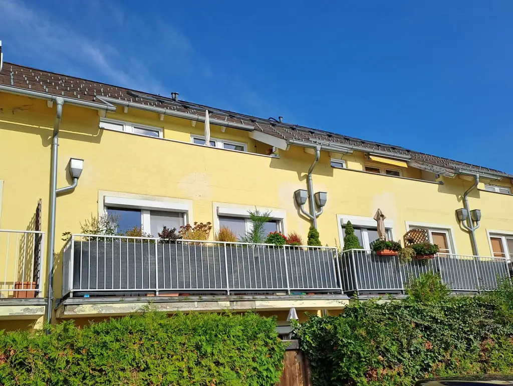 Charmante 2 Zimmer Wohnung mit Balkon und grandiosem Blick