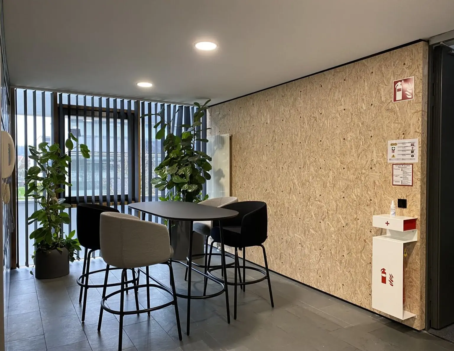 Attraktive Büro/Praxis in Wels: 298m², klimatisiert, Parkplätze & Tiefgarage!