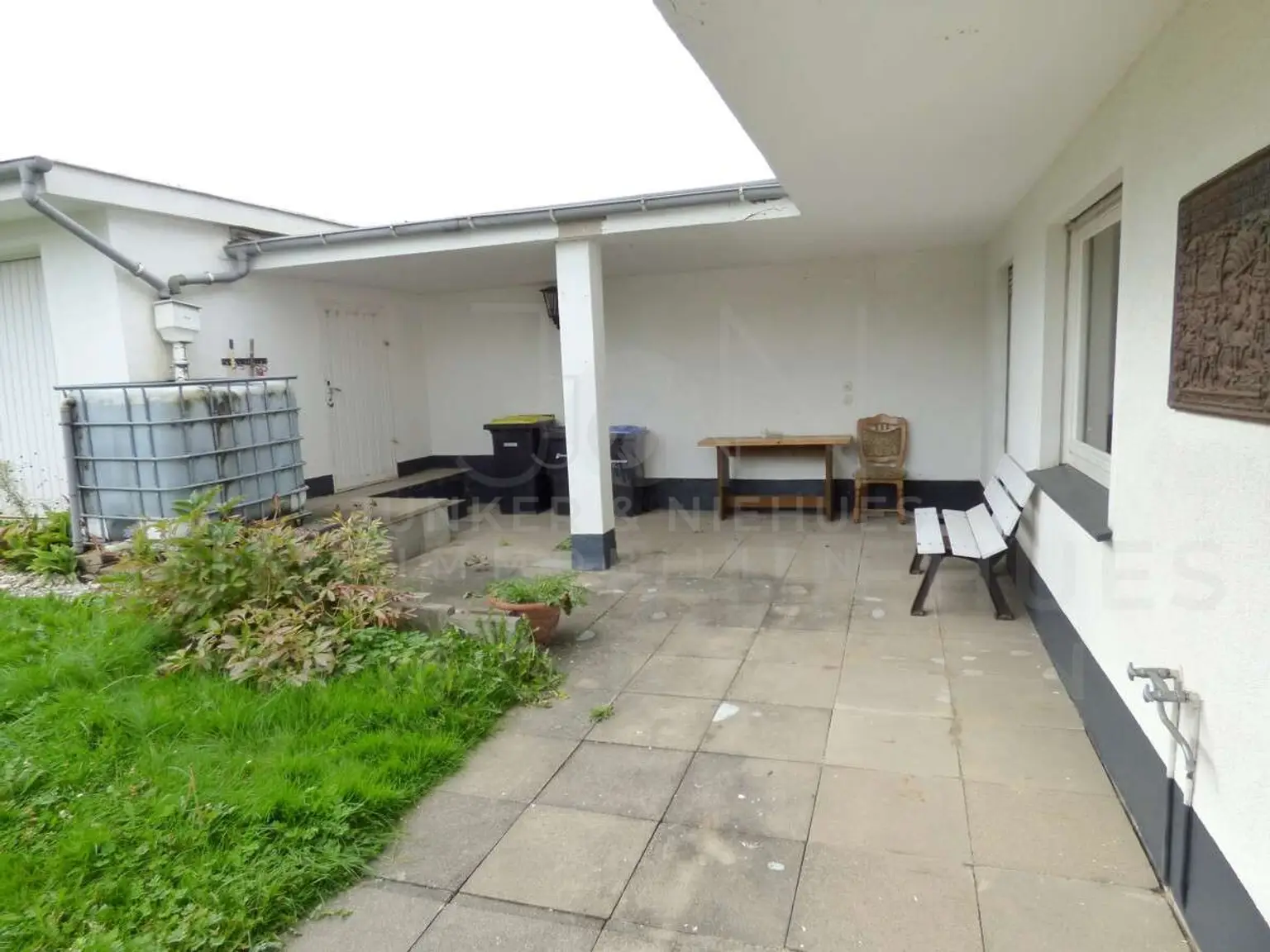 überdachte Terrasse