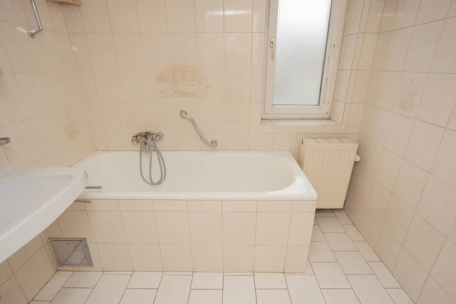 Badezimmer mit Wanne