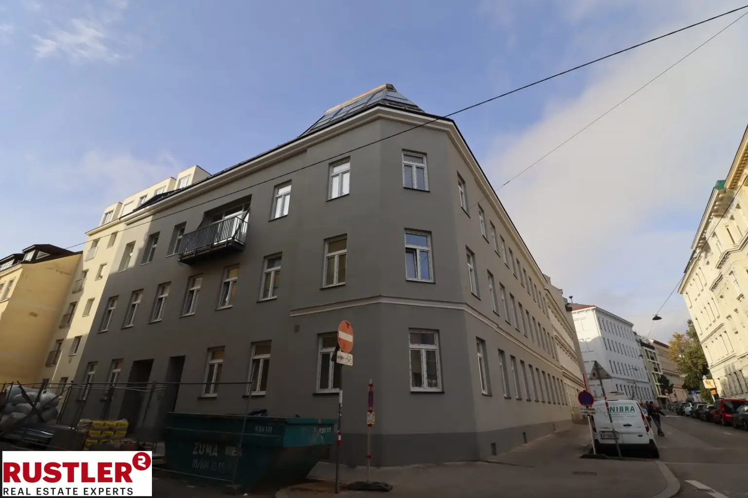 Dachgeschoss-Wohntraum - 3-Zimmer mit Balkon -  Nähe Kutschkermarkt