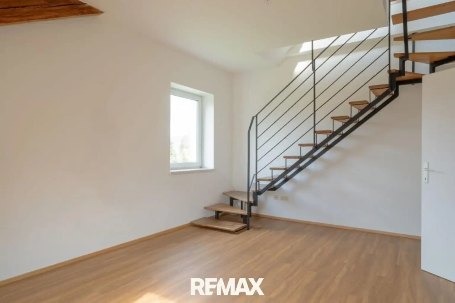 Zimmer UG mit Aufgang
