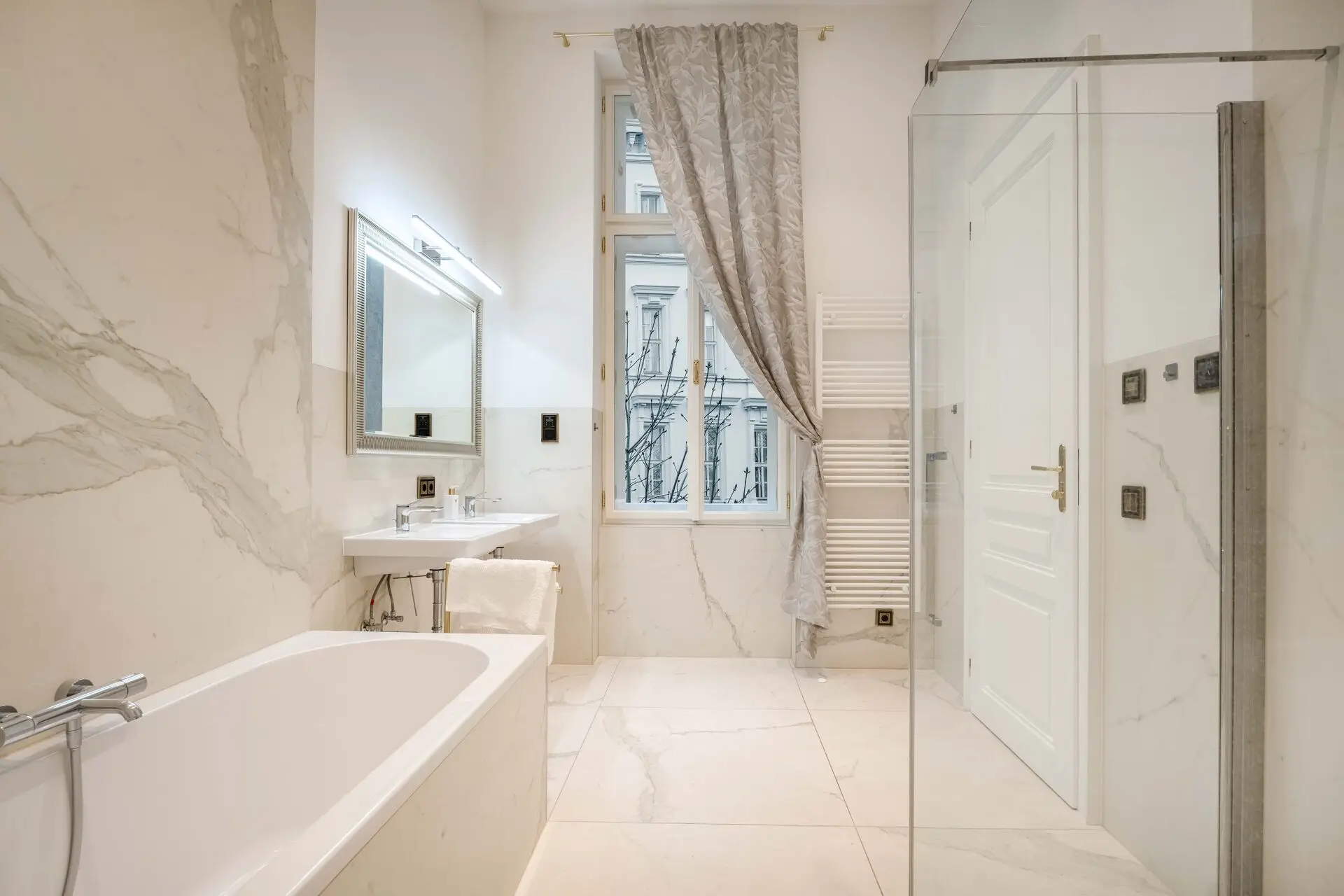 1010_Wien_Imperiales Palais-Apartment_ Badezimmer 4