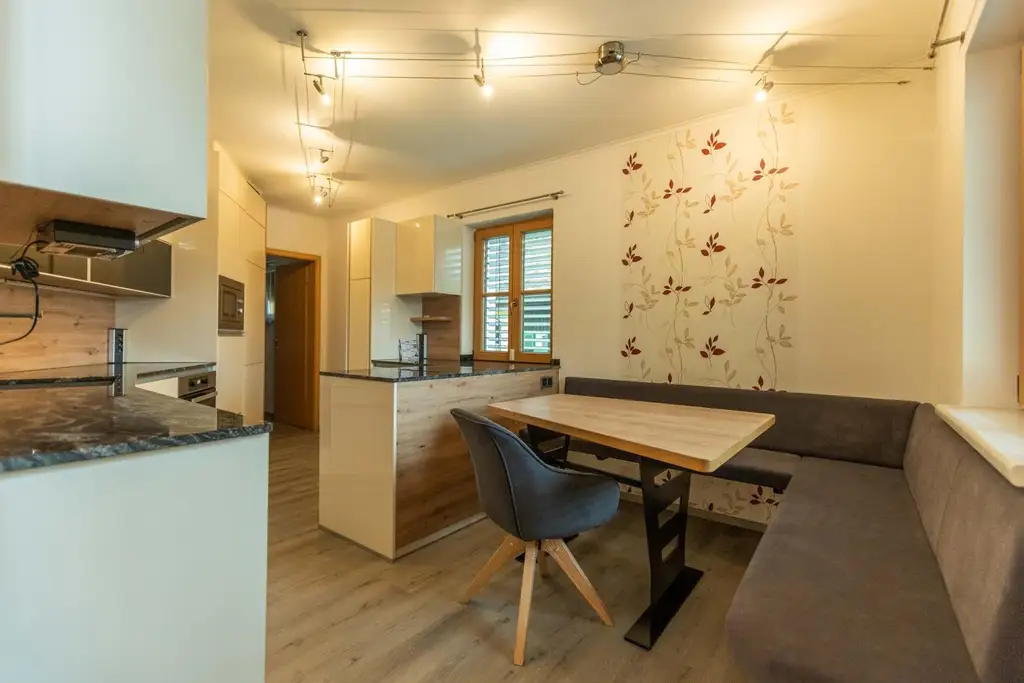 Wunderschönes Haus mit großer Hobbywerkstatt und großem Hofplatz - Ruhelage!