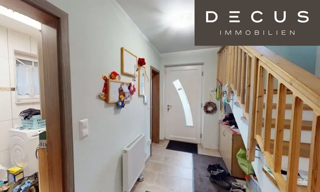 TRAUMHAFTES EINFAMILIENHAUS MIT MIT WOHNKÜCHE, 4 SCHLAFZIMMERN UND GROSSEM GARTEN