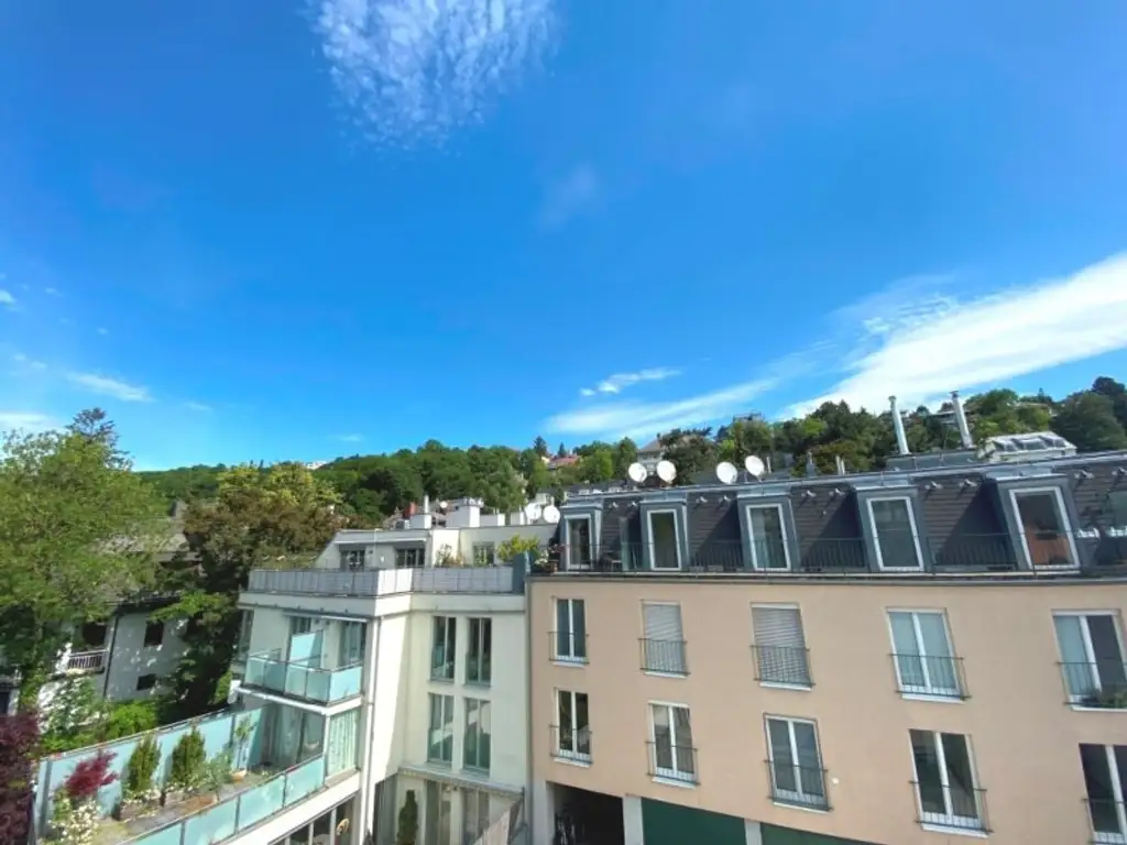 2 Zimmer DG-Wohnung - Erstbezug nach qualitativ hochwertiger Komplettsanierung - plus 2 Terrassen mit gesamt ca. 13,58 m²