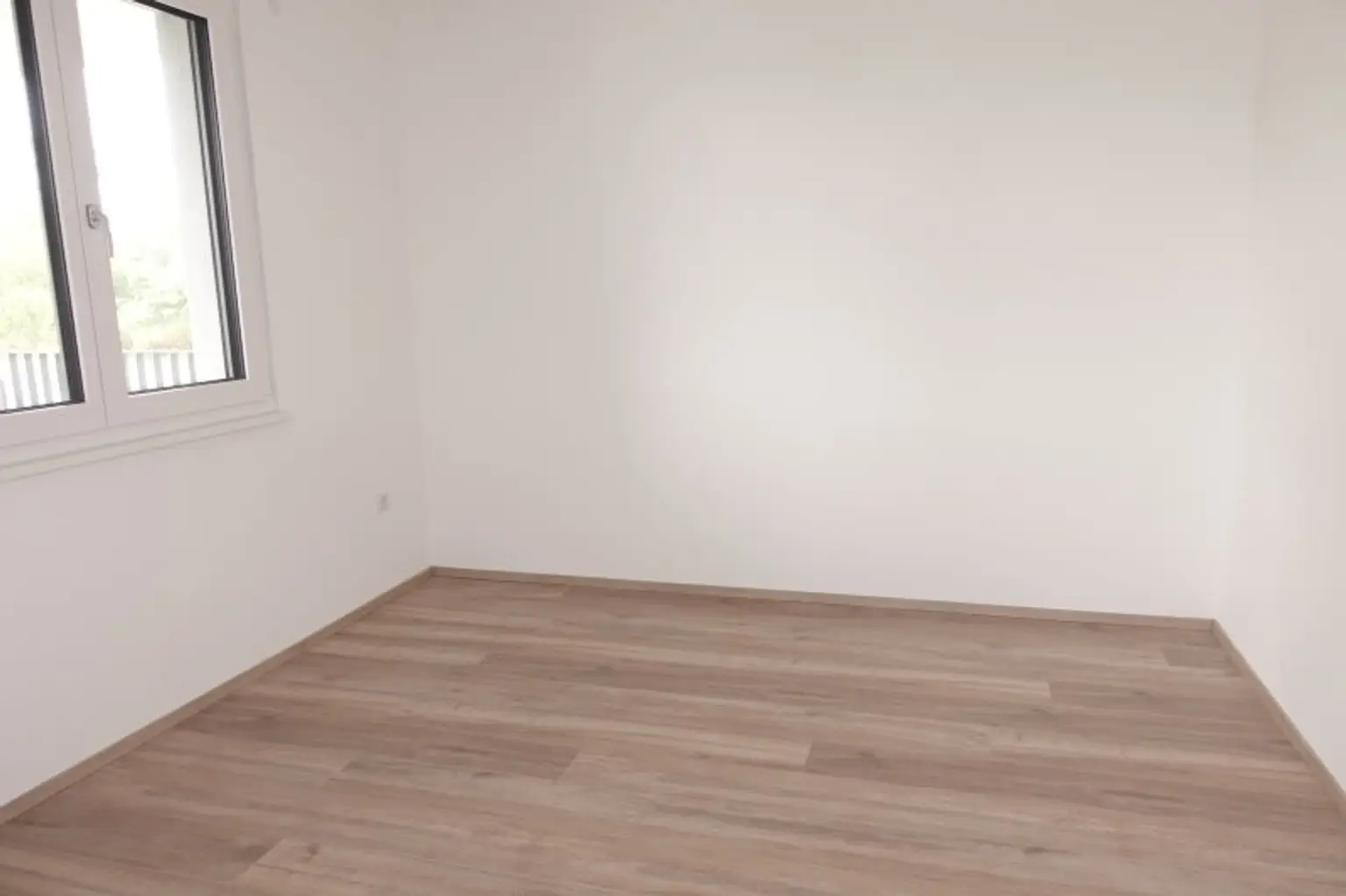 ZWEITBEZUG 2 Zimmer BALKON-Neubauwohnung