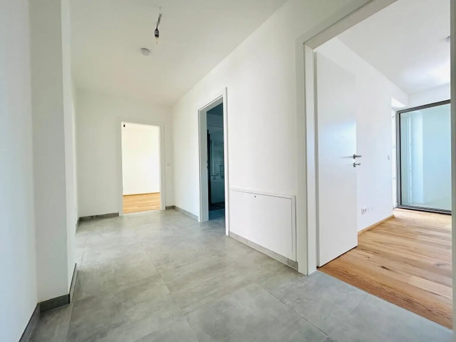 PROVISIONSFREI! Traumhafte Wohnung im DG - 2 Terrassen - Fitnessraum - PKW Stellplatz - Erstbezug nähe Donau