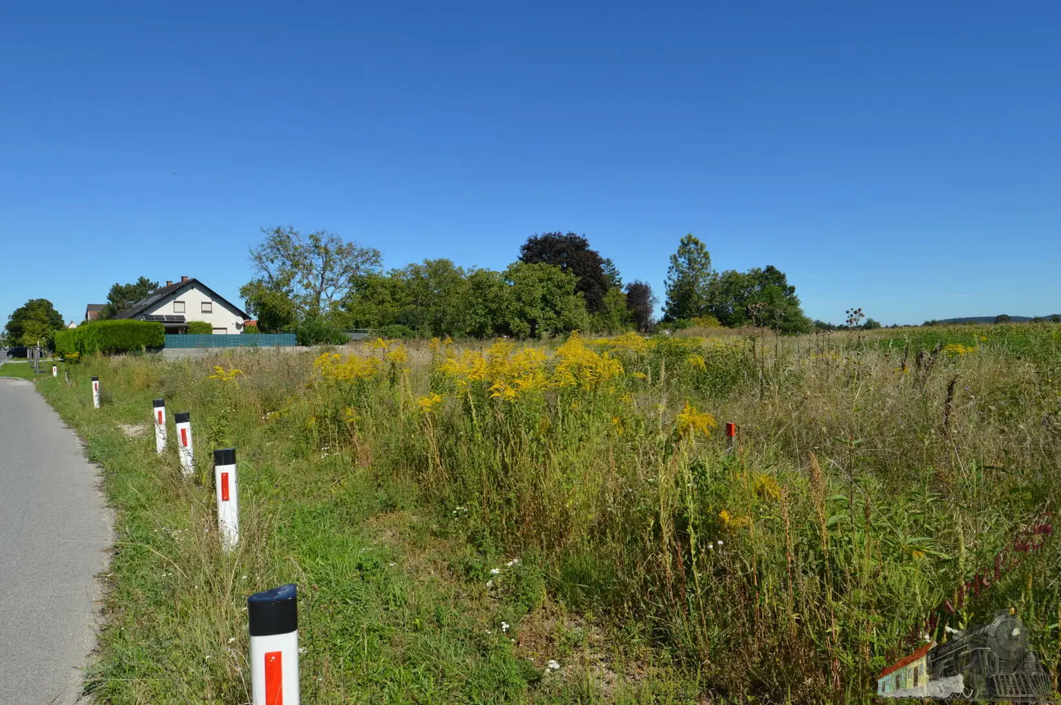 1.930 m² Grundstück umgeben von Feldern