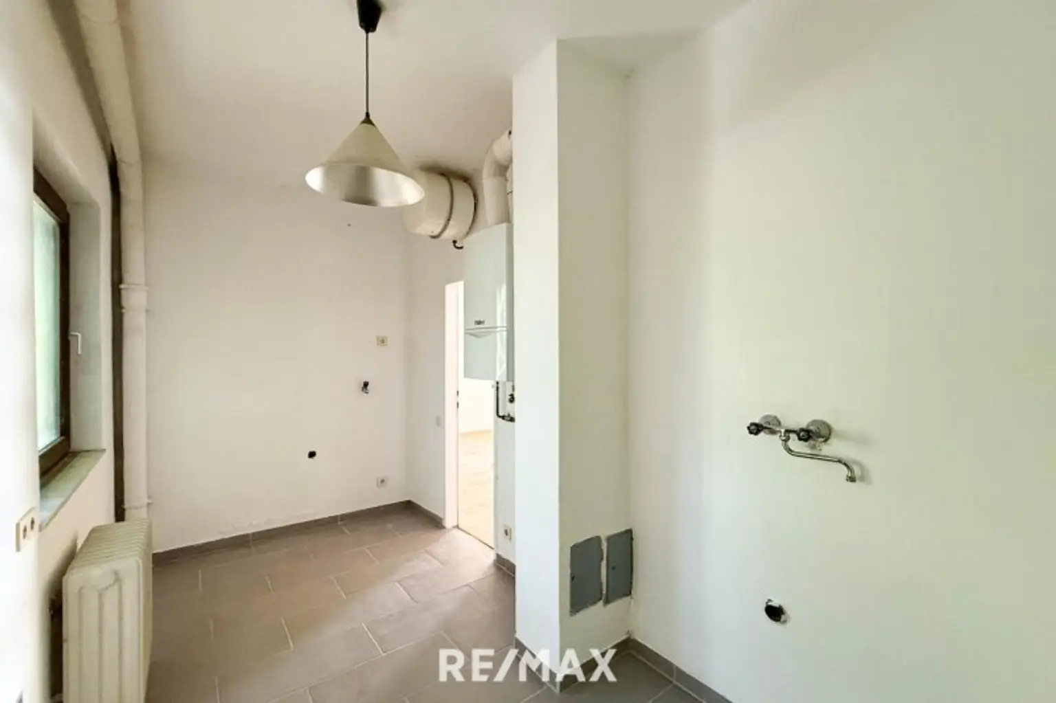 In MAUER uneinsichtiges und traumhaftes Gartenparadies