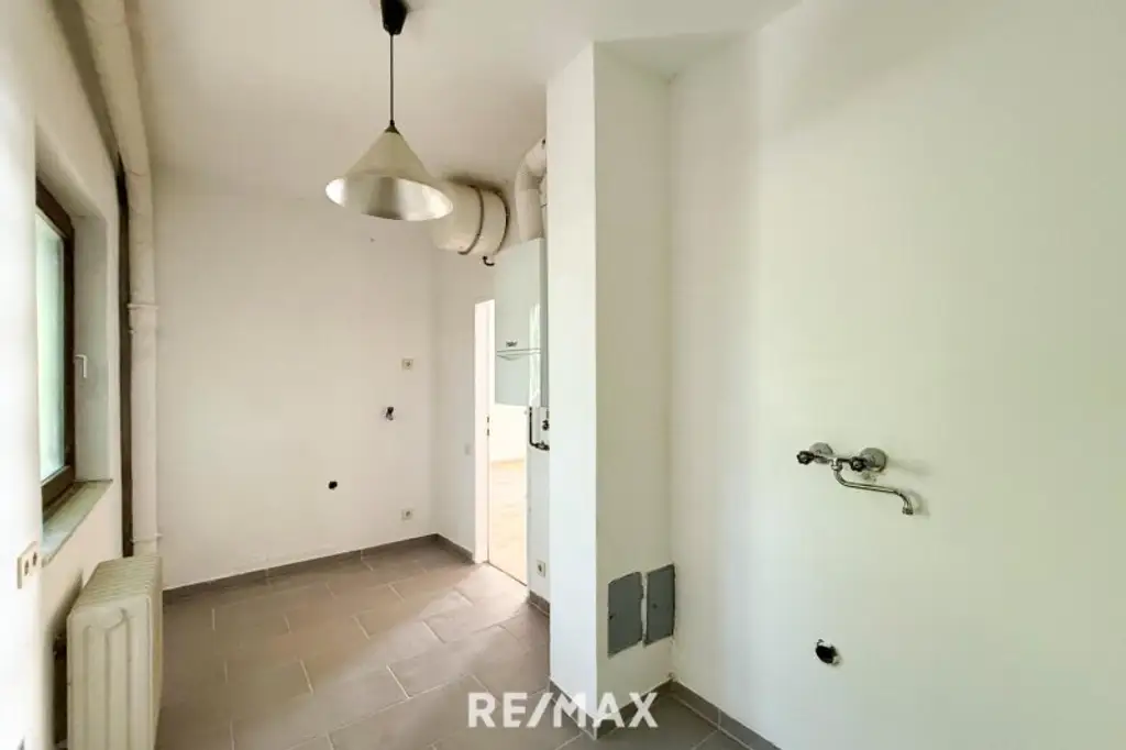 In MAUER uneinsichtiges und traumhaftes Gartenparadies