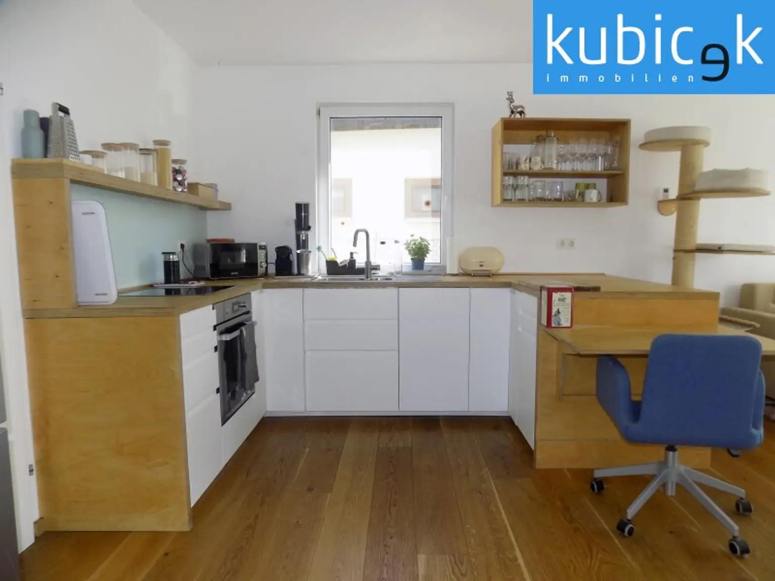 Moderner Sommer-Badebungalow mit direktem Wasserzugang auf Pachtgrund