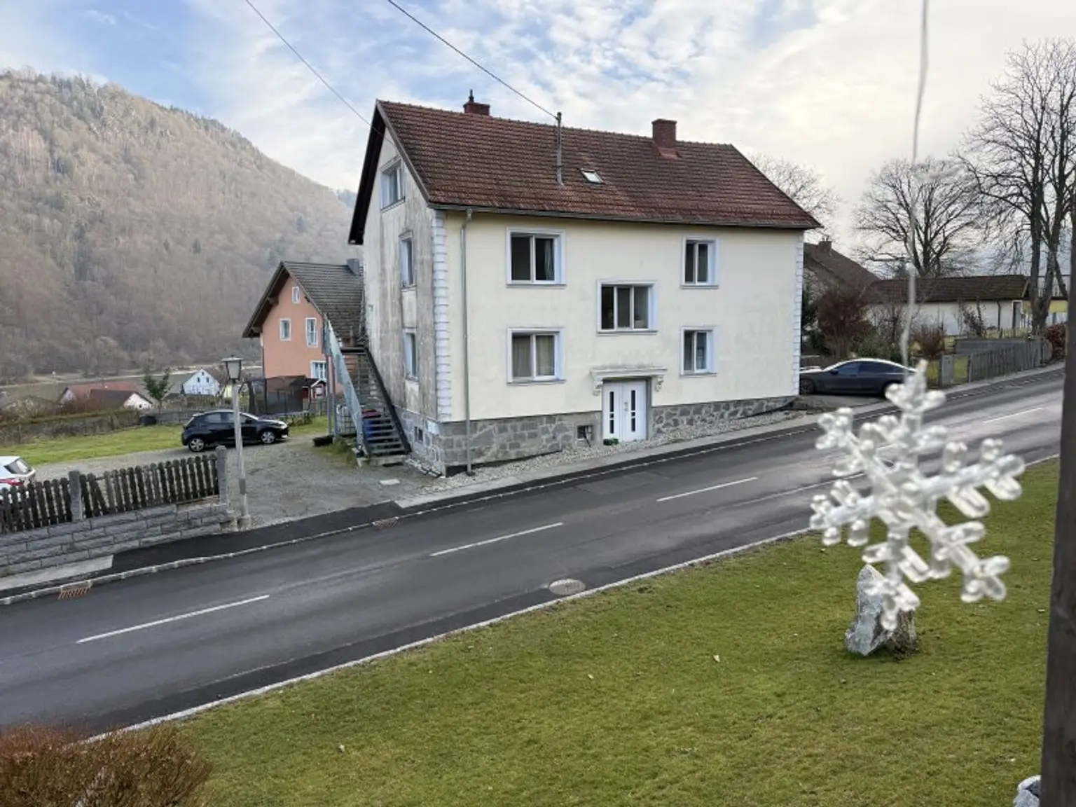 Gepflegtes Zweifamilienhaus mit stabilen Einnahmen & Potenzial, in Engelhartszell