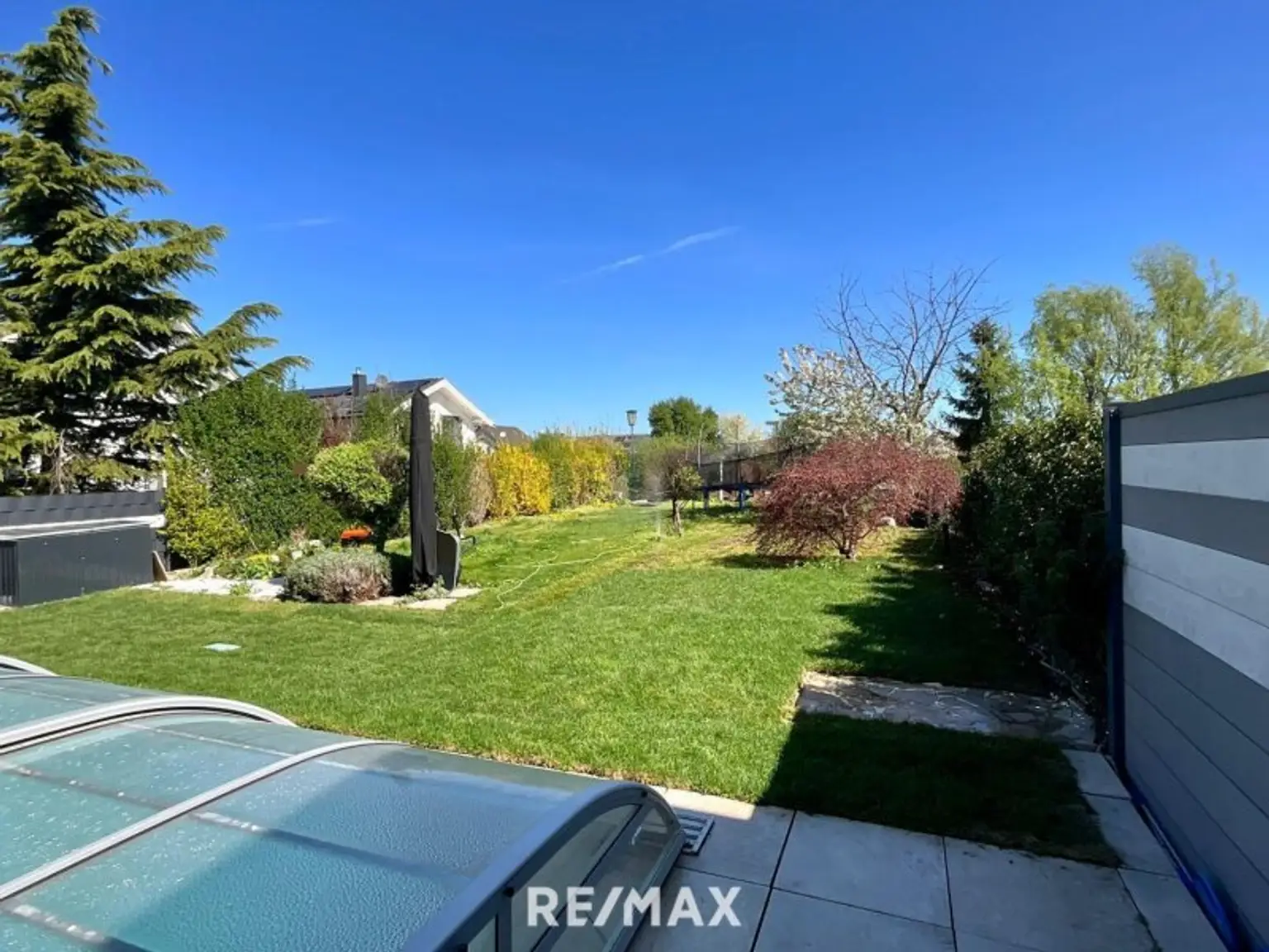 Absolute Ruhelage/Haus mit wunderschönem Garten!