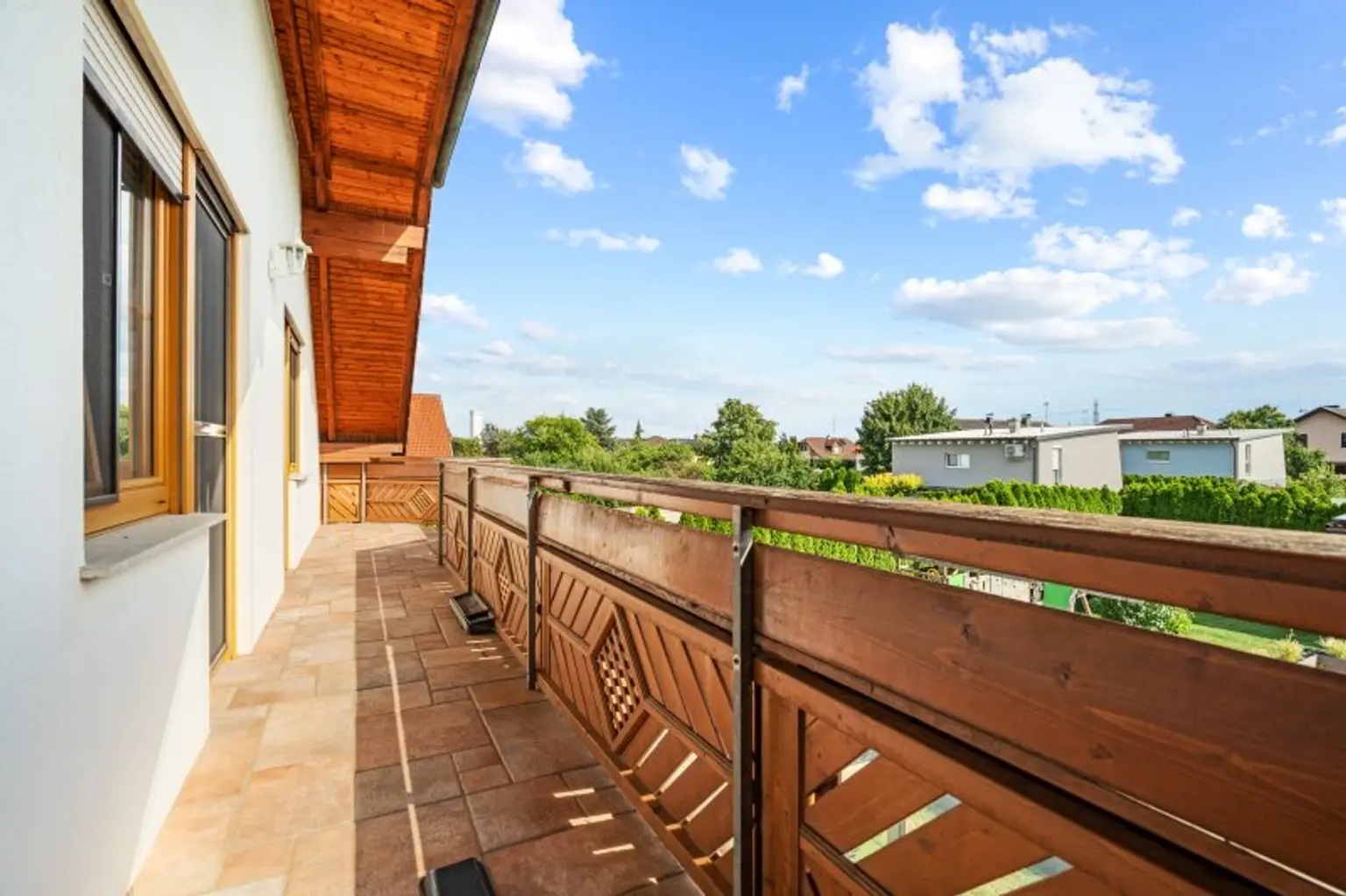 Exklusives Einfamilienhaus vor den Toren Wiens in nicht einsehbarer Grünruhelage / +++ RE/MAX Trend +++