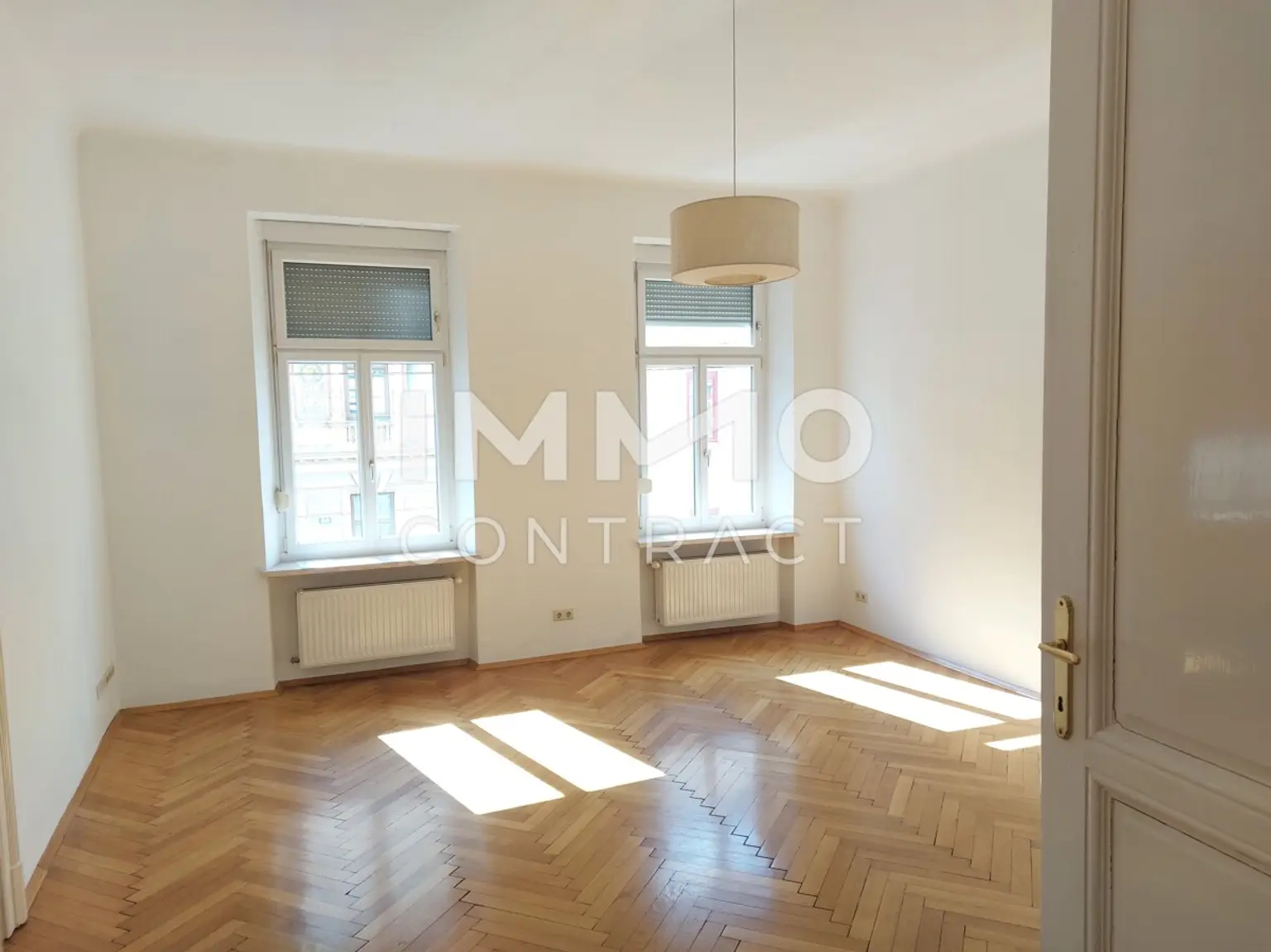 RARITÄT: STILVOLLE 3-ZIMMER ALTBAUWOHNUNG IN RUHIGER LAGE