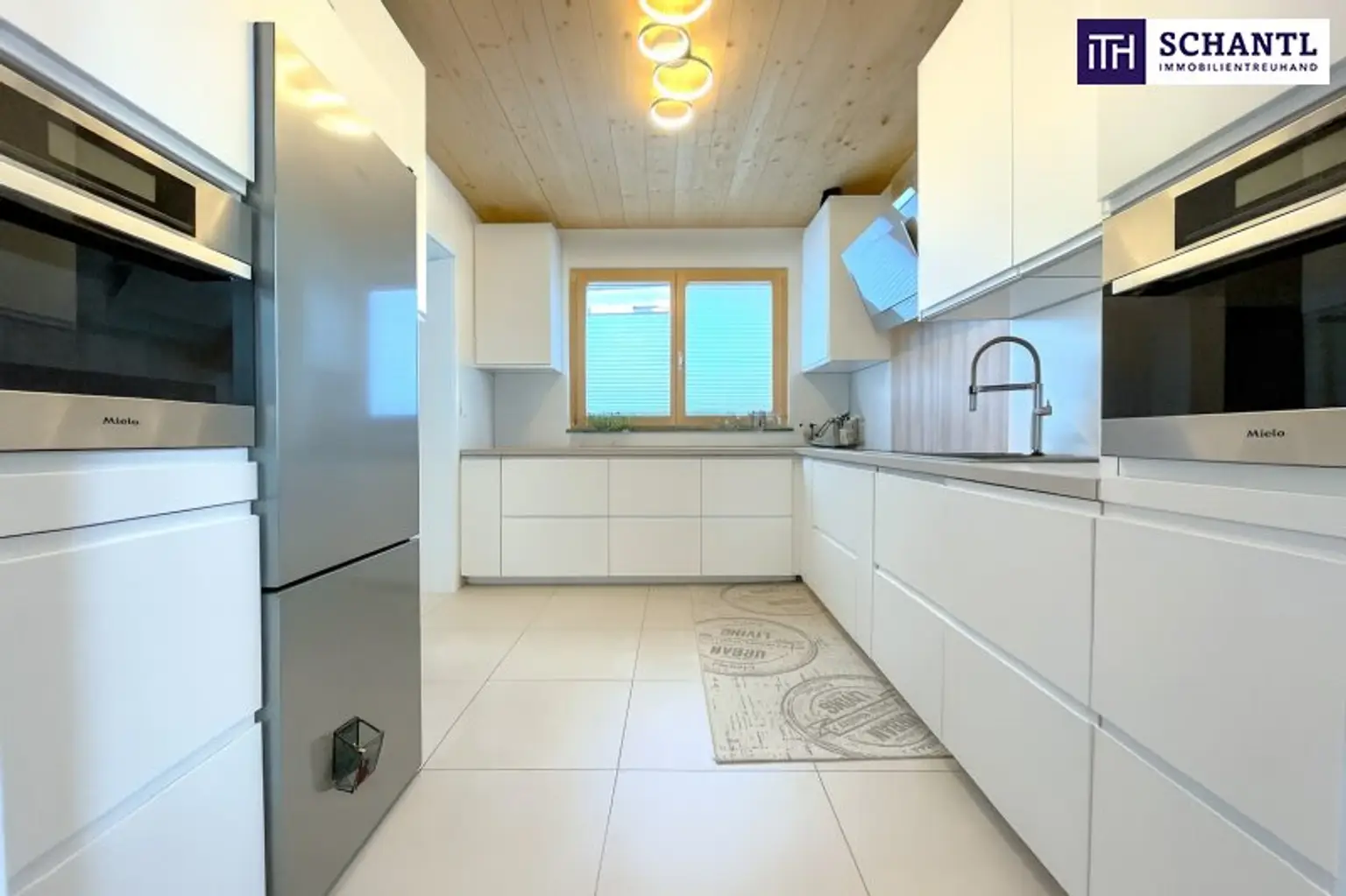 Familienfreundliches Wohnen mit Stil: Sonniges Haus mit Keller, großem Garten, Carport und exklusiver Ausstattung im begehrten Perchtoldsdorf!