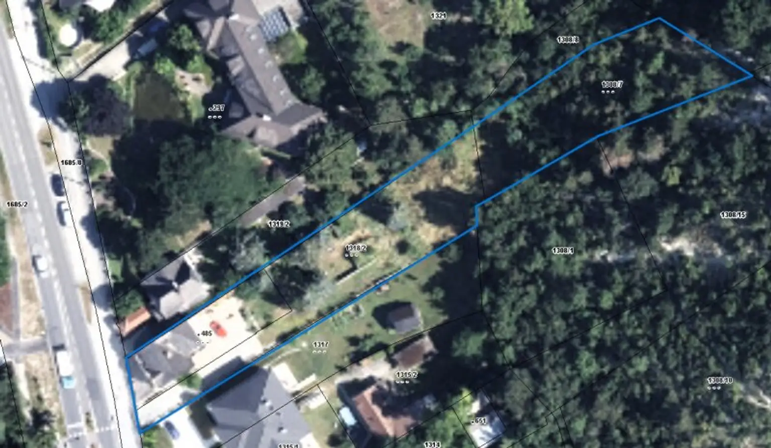 Renovierungsbedürftiges Einfamilienhaus auf 2.391 m² Eigengrund