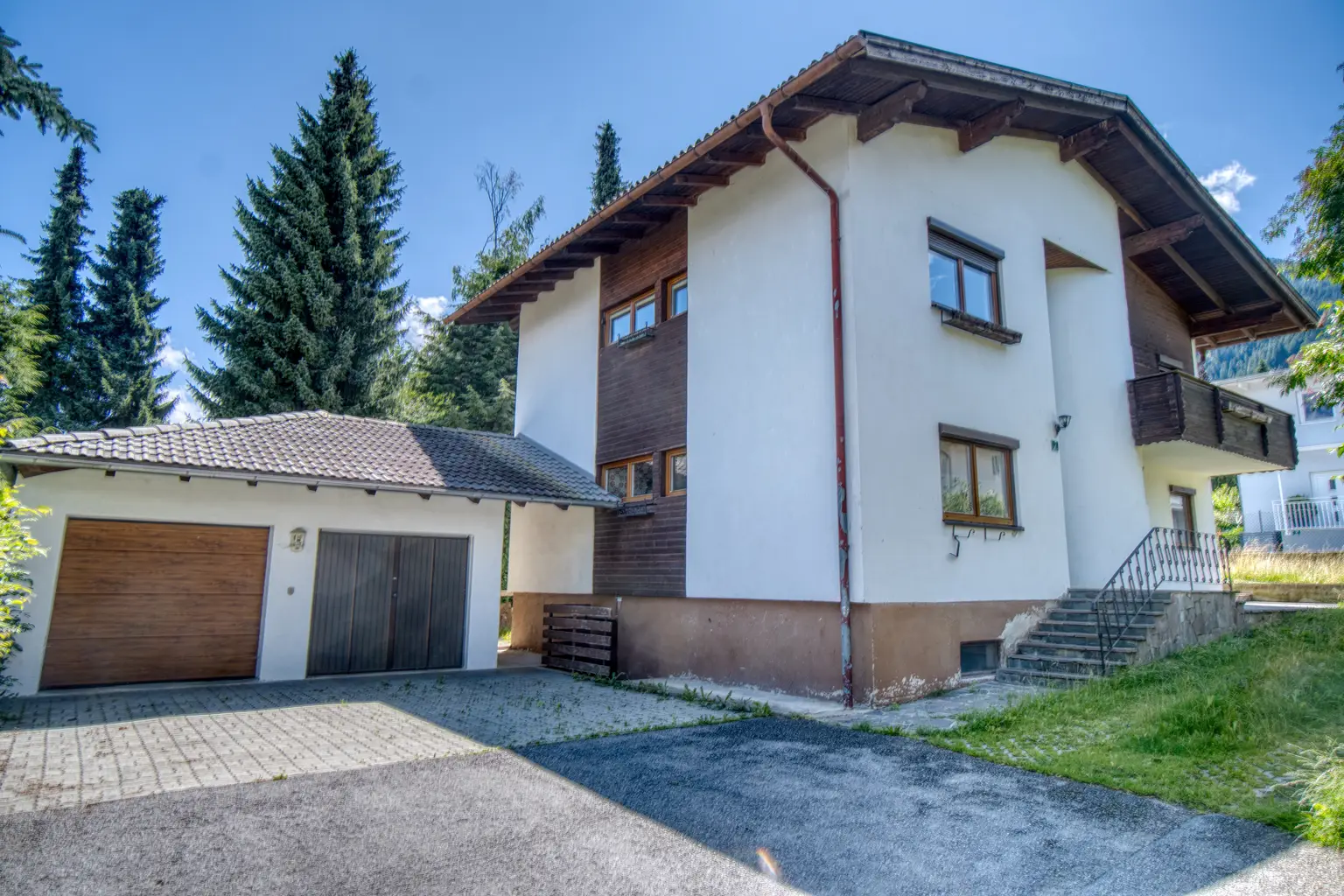 Neuer Preis - Ruhig gelegenes Haus mit zwei separaten Wohnungen