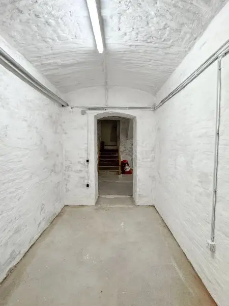 PROVISIONSFREI! Hannovermarkt, Wallensteinstraße Lager / Magazin mit 46,51 m2 Nutzfläche und Strassenzugang zu vermieten!