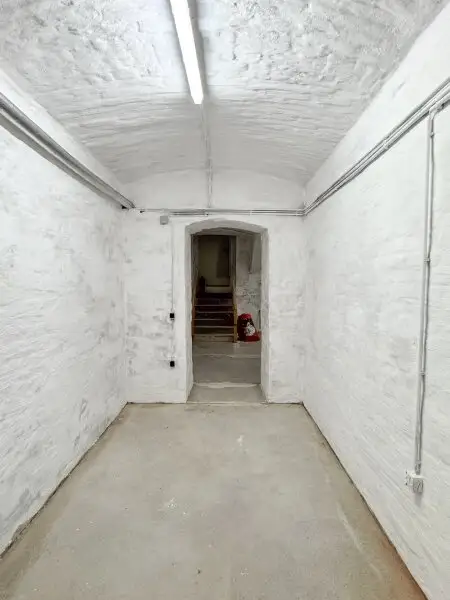 PROVISIONSFREI! Hannovermarkt, Wallensteinstraße Lager / Magazin mit 46,51 m2 Nutzfläche und Strassenzugang zu vermieten!