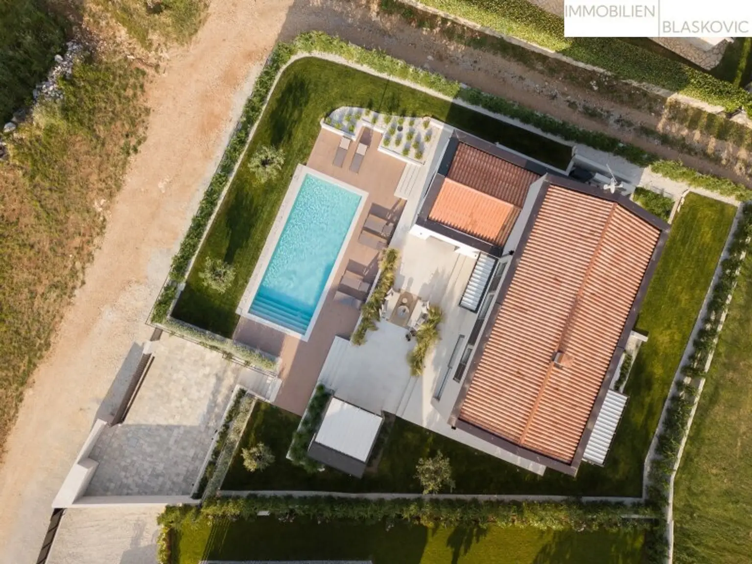Luxus-Villa mit beheiztem Pool und Wellnessbereich in Vrsar - Erstbezug mit Top-Ausstattung!