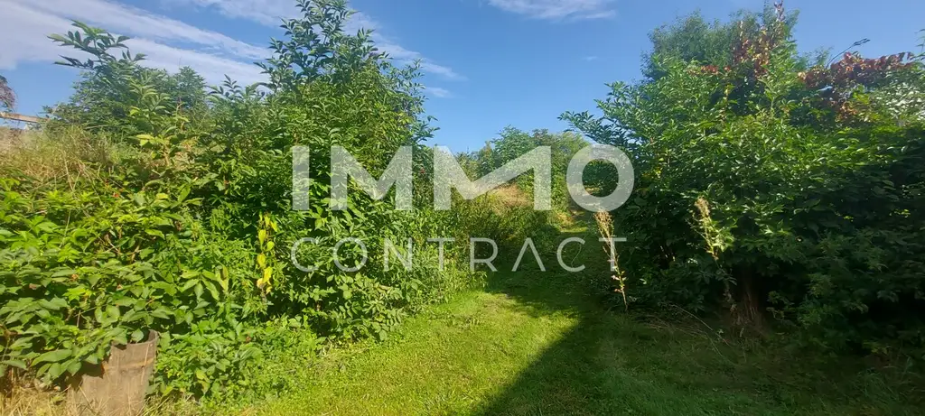 WOHN-UND GESCHÄFTSHAUS AUS DEM 16. JAHRHUNDERT IM HERZEN VON LANGENLOIS 
100 m Kellerröhre, Nebengebäude, Innenhof, Geschäftslokale, usw.