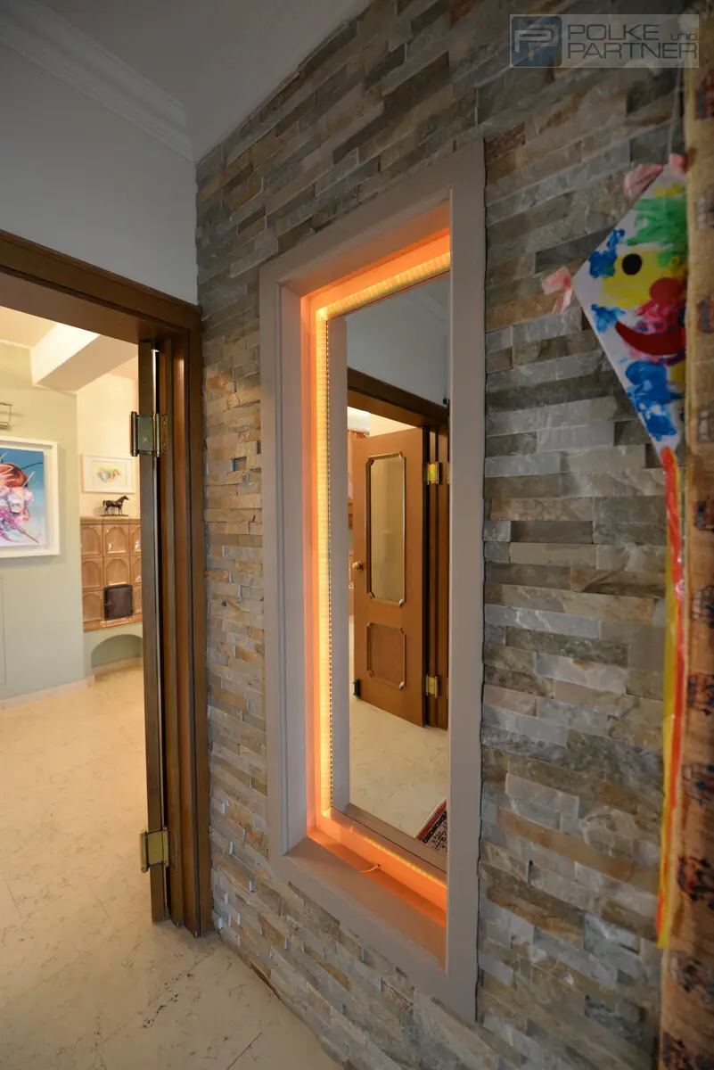 GARTENPARADIES   -  9.000 M² - 
LANDHAUS IN PARKLANDSCHAFT  
NUR 30 MINUTEN VON WIEN