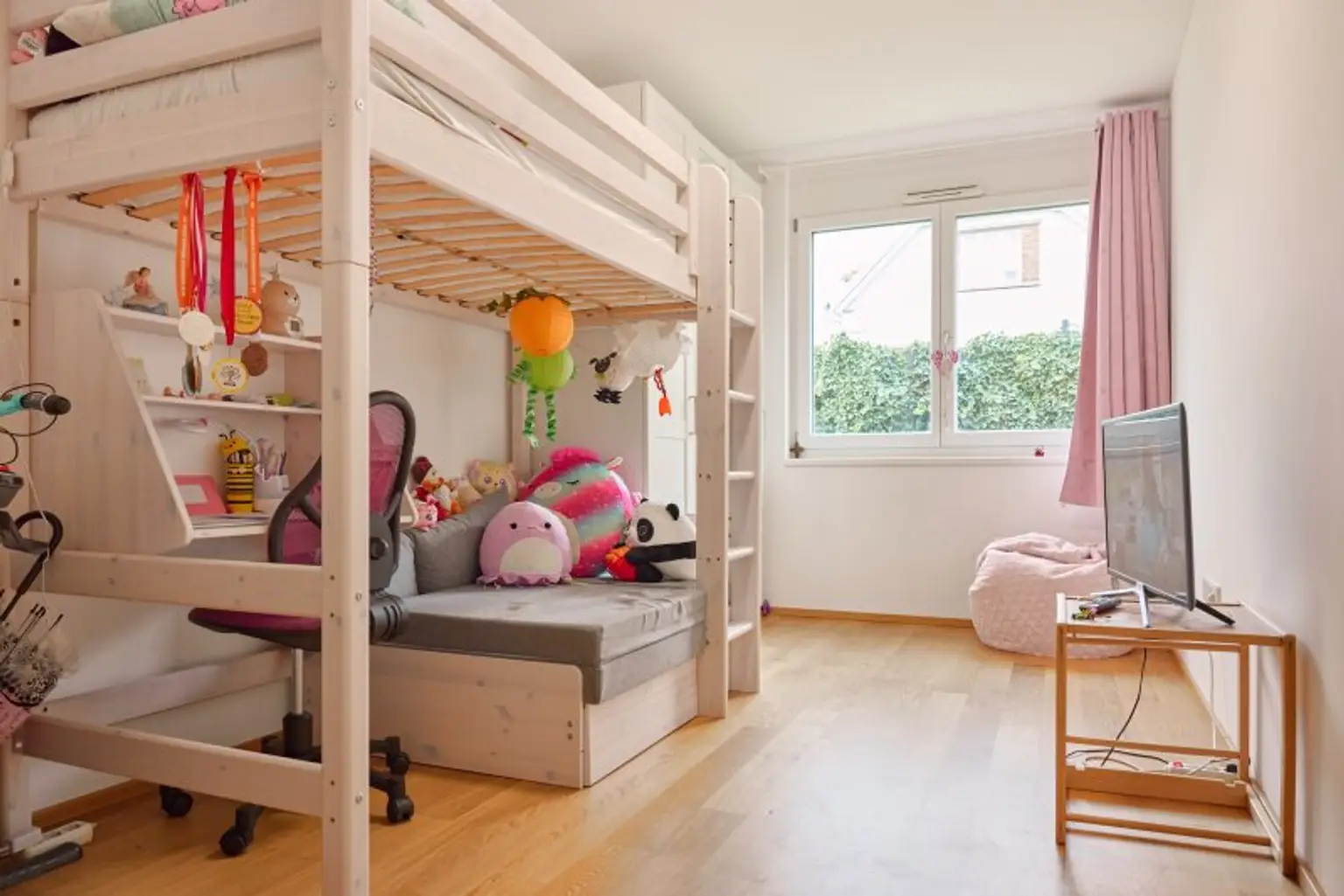 Sonnige 4 Zi Gartenwohnung in Ruhelage (S-Bahn Liesing Nähe) mit Garage
